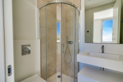 4 Bed Penthouse Apartment for sale in Benahavis, Costa del Sol