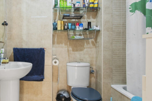 4 Bed Middle Floor Apartment for sale in Fuengirola, Costa del Sol