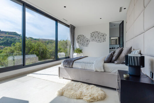 5 Bed Detached Villa for sale in Benahavis, Costa del Sol