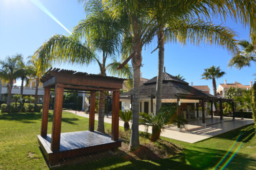 2 Bed Ground Floor Apartment for sale in New Golden Mile, Costa del Sol