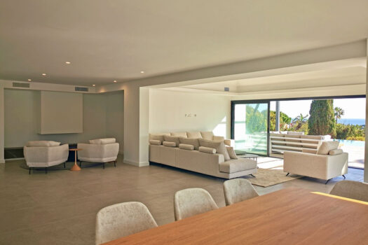 4 Bed Detached Villa for sale in Elviria, Costa del Sol