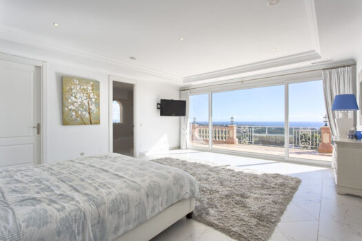 8 Bed Detached Villa for sale in Benahavis, Costa del Sol