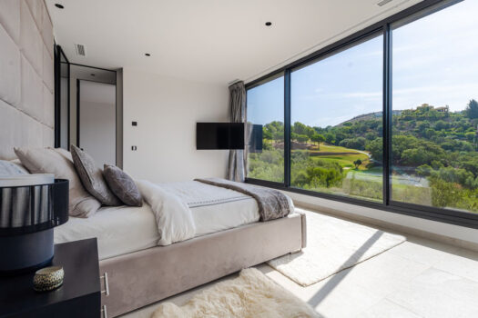 5 Bed Detached Villa for sale in Benahavis, Costa del Sol