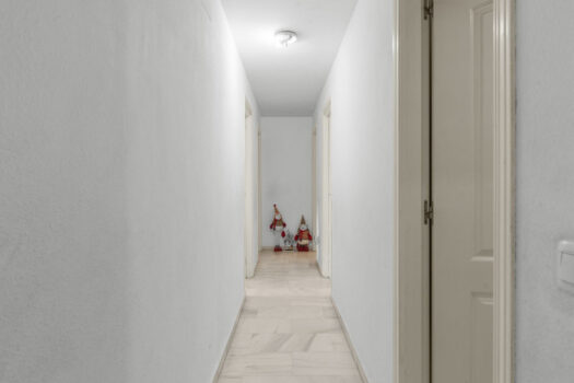 4 Bed Middle Floor Apartment for sale in Fuengirola, Costa del Sol