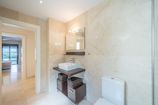 2 Bed Ground Floor Apartment for sale in Benahavis, Costa del Sol