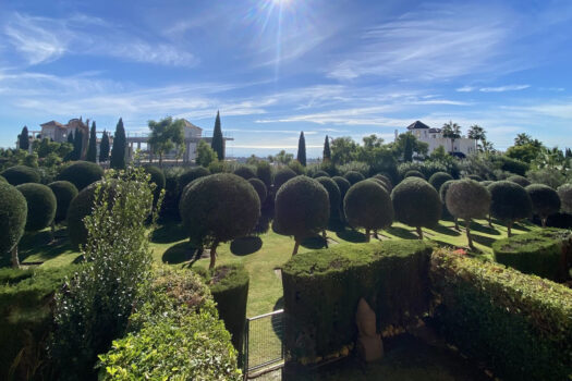 2 Bed Middle Floor Apartment for sale in Los Flamingos, Costa del Sol