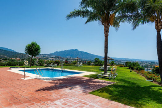 4 Bed Terraced Townhouse for sale in Benahavis, Costa del Sol