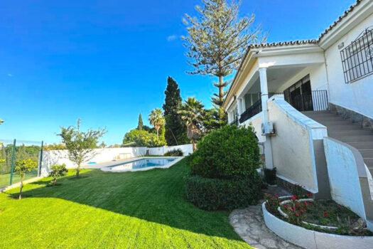 5 Bed Detached Villa for sale in Guadalmina Alta, Costa del Sol