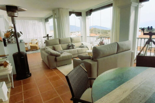 2 Bed Middle Floor Apartment for sale in Calahonda, Costa del Sol