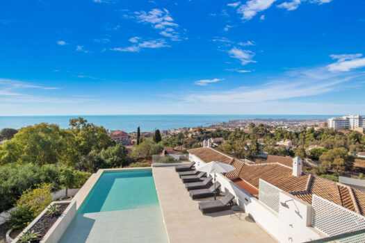 4 Bed Detached Villa for sale in Fuengirola, Costa del Sol