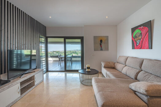 2 Bed Ground Floor Apartment for sale in Benahavis, Costa del Sol