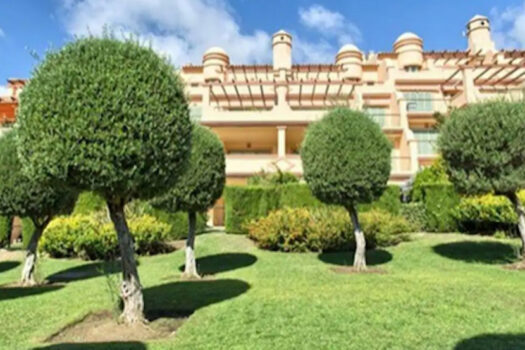 2 Bed Ground Floor Apartment for sale in Los Flamingos, Costa del Sol