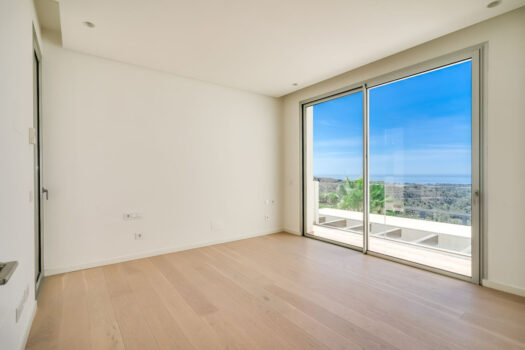 4 Bed Penthouse Apartment for sale in Benahavis, Costa del Sol