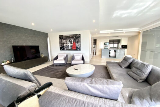 4 Bed Ground Floor Apartment for sale in Los Flamingos, Costa del Sol