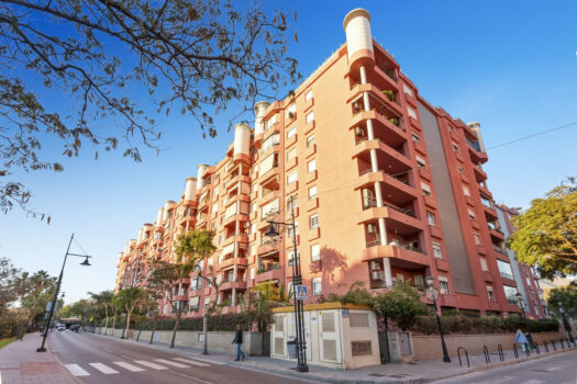 4 Bed Middle Floor Apartment for sale in Fuengirola, Costa del Sol