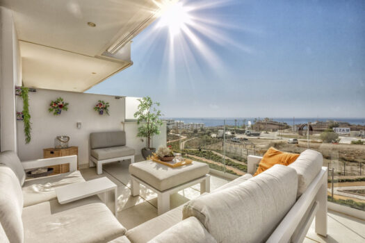 3 Bed Middle Floor Apartment for sale in Fuengirola, Costa del Sol