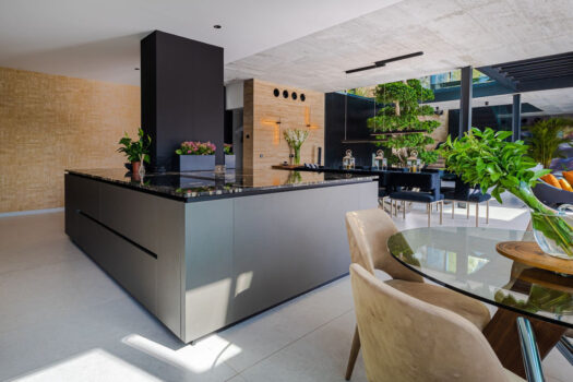 5 Bed Detached Villa for sale in Benahavis, Costa del Sol