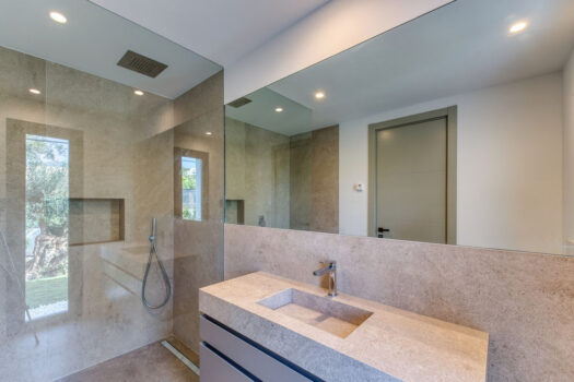 4 Bed Detached Villa for sale in Elviria, Costa del Sol