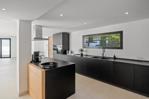 4 Bed Detached Villa for sale in Fuengirola, Costa del Sol