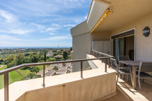 3 Bed Penthouse Apartment for sale in Atalaya, Costa del Sol