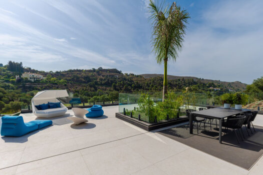 5 Bed Detached Villa for sale in Benahavis, Costa del Sol