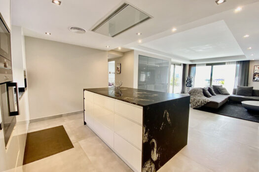 4 Bed Ground Floor Apartment for sale in Los Flamingos, Costa del Sol