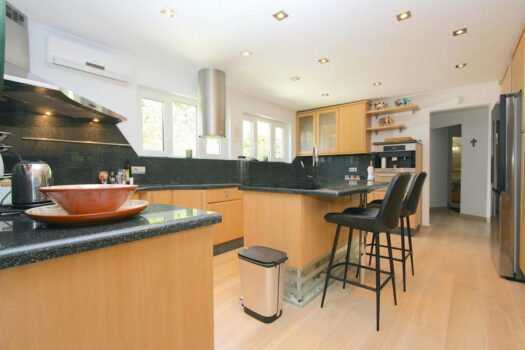 4 Bed Detached Villa for sale in Benalmadena, Costa del Sol