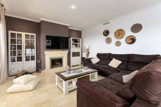 4 Bed Terraced Townhouse for sale in Benahavis, Costa del Sol