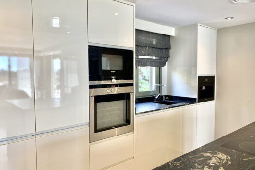 4 Bed Ground Floor Apartment for sale in Los Flamingos, Costa del Sol