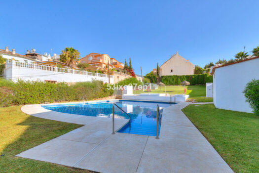 2 Bed Terraced Townhouse for sale in El Coto, Costa del Sol