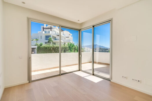 4 Bed Penthouse Apartment for sale in Benahavis, Costa del Sol
