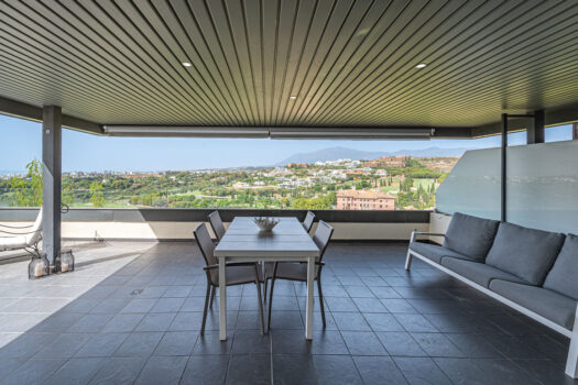 2 Bed Ground Floor Apartment for sale in Benahavis, Costa del Sol