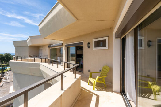 3 Bed Penthouse Apartment for sale in Atalaya, Costa del Sol