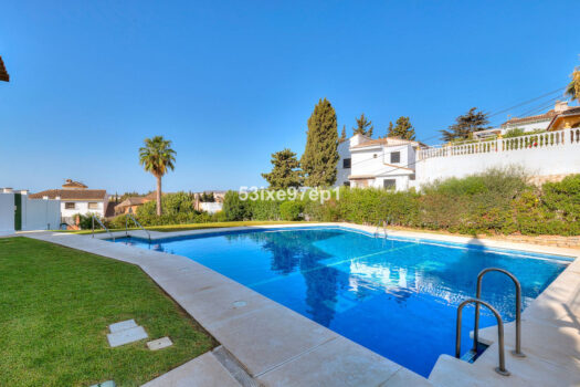 2 Bed Terraced Townhouse for sale in El Coto, Costa del Sol