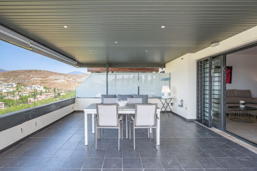 2 Bed Ground Floor Apartment for sale in Benahavis, Costa del Sol