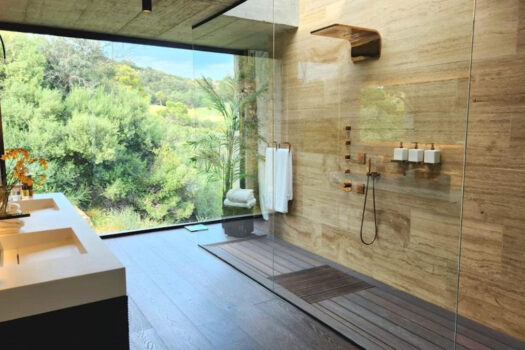 5 Bed Detached Villa for sale in Benahavis, Costa del Sol