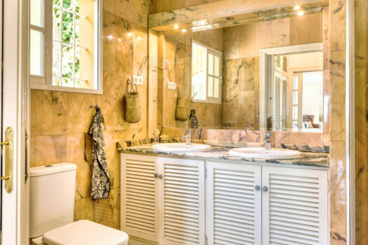 5 Bed Detached Villa for sale in Torremuelle, Costa del Sol