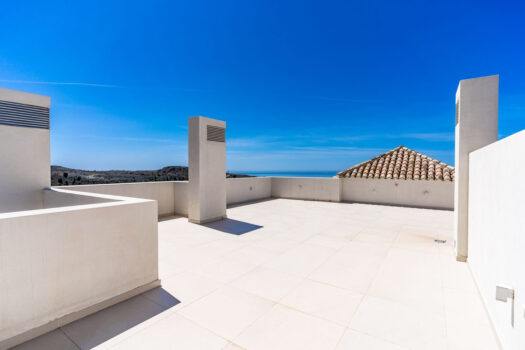4 Bed Penthouse Apartment for sale in Benahavis, Costa del Sol
