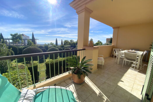 2 Bed Middle Floor Apartment for sale in Los Flamingos, Costa del Sol