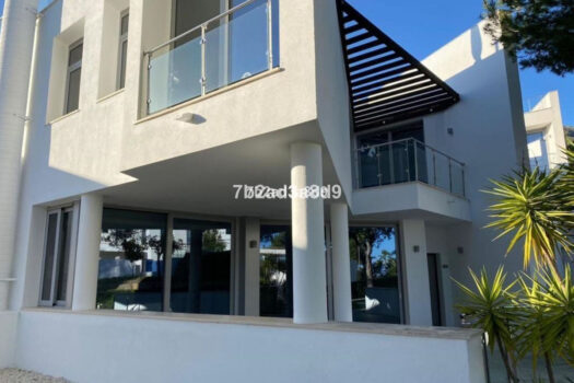 3 Bed Detached Villa for sale in The Golden Mile, Costa del Sol