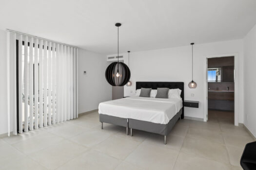 4 Bed Detached Villa for sale in Fuengirola, Costa del Sol