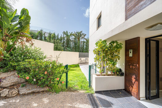 2 Bed Ground Floor Apartment for sale in Benahavis, Costa del Sol