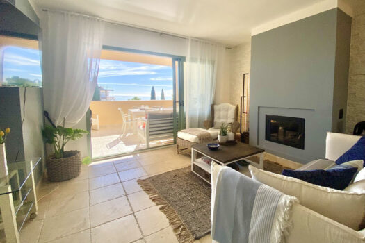 2 Bed Middle Floor Apartment for sale in Los Flamingos, Costa del Sol