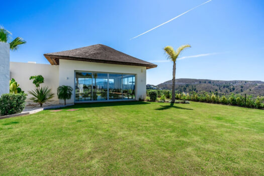 4 Bed Penthouse Apartment for sale in Benahavis, Costa del Sol