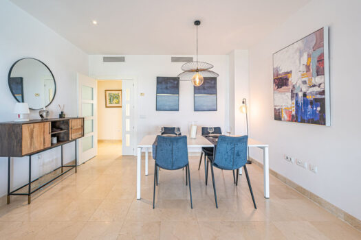 2 Bed Ground Floor Apartment for sale in Benahavis, Costa del Sol