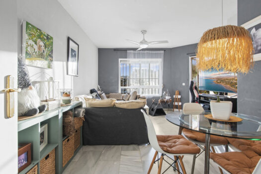 4 Bed Middle Floor Apartment for sale in Fuengirola, Costa del Sol