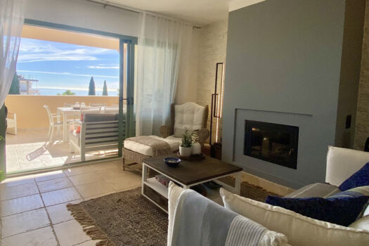 2 Bed Middle Floor Apartment for sale in Los Flamingos, Costa del Sol