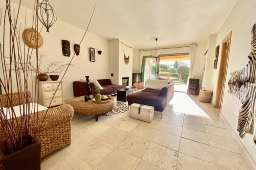 2 Bed Ground Floor Apartment for sale in Los Flamingos, Costa del Sol