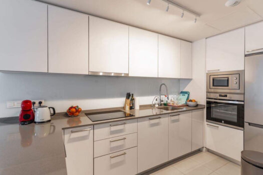 2 Bed Middle Floor Apartment for sale in Nueva Andalucia, Costa del Sol