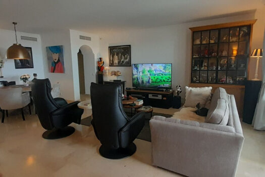 2 Bed Middle Floor Apartment for sale in Calahonda, Costa del Sol